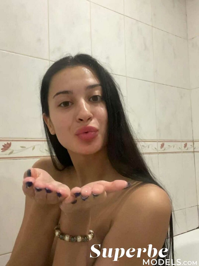 Есения, 38